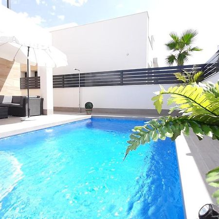 Villa Wilhelmina ตอร์เรเวียคา ภายนอก รูปภาพ