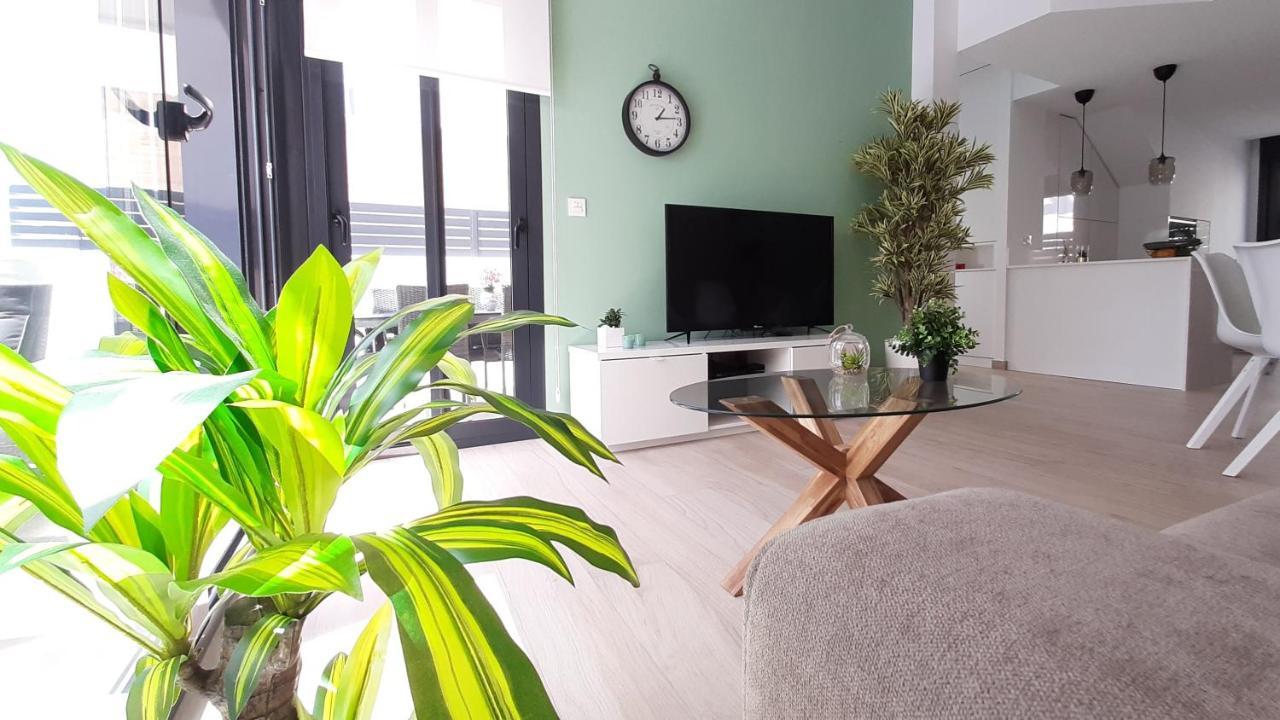 Villa Wilhelmina ตอร์เรเวียคา ภายนอก รูปภาพ