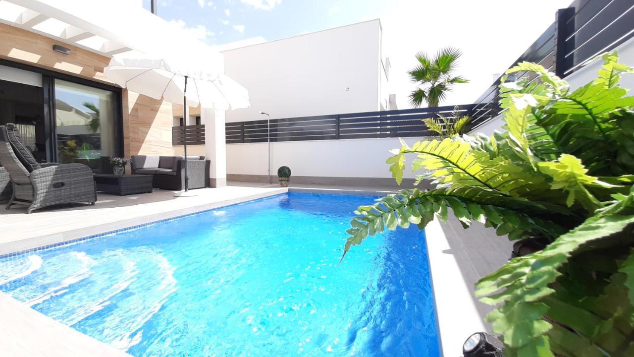Villa Wilhelmina ตอร์เรเวียคา ภายนอก รูปภาพ