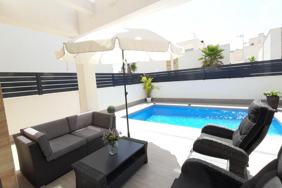 Villa Wilhelmina ตอร์เรเวียคา ภายนอก รูปภาพ